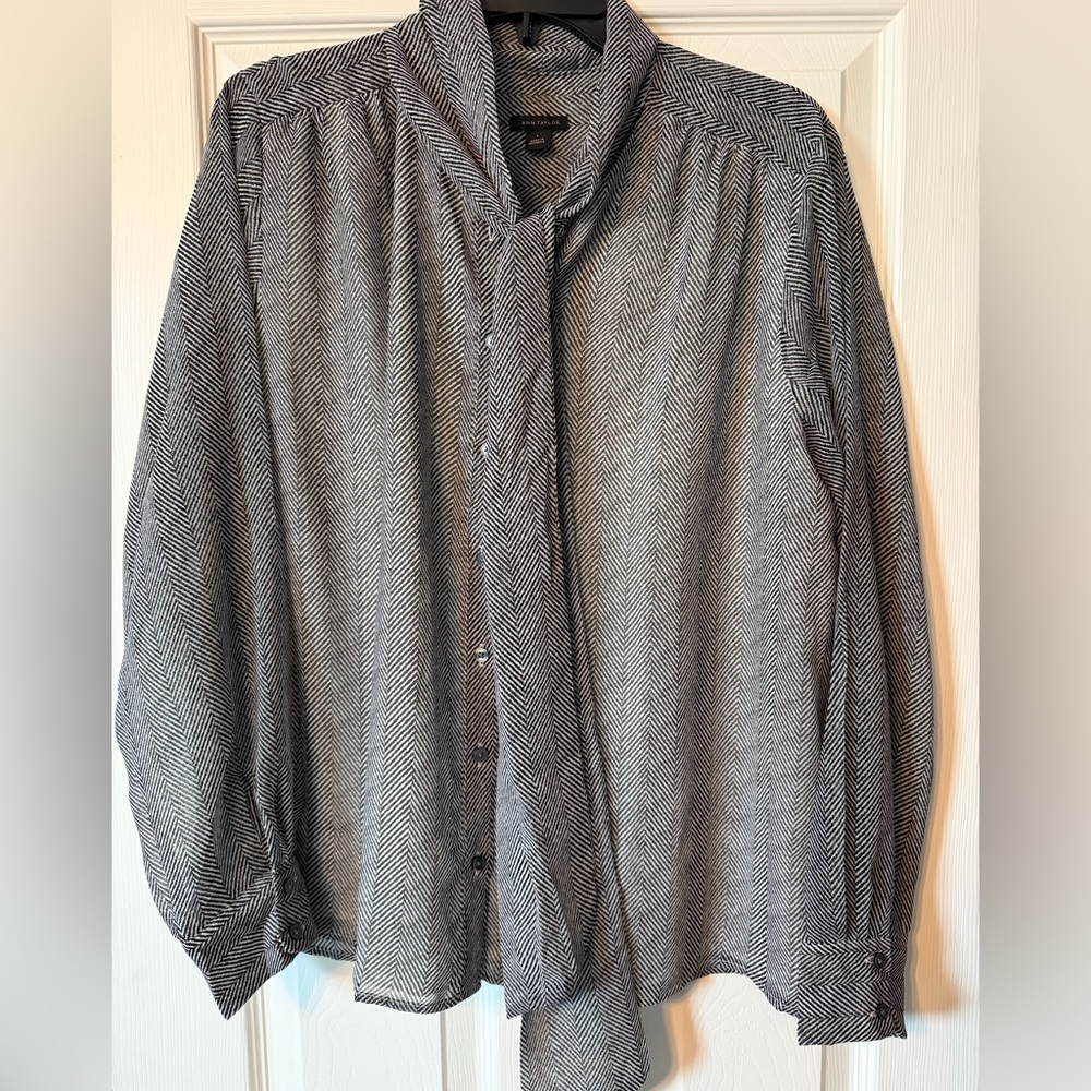 Ann Taylor houndstooth blouse